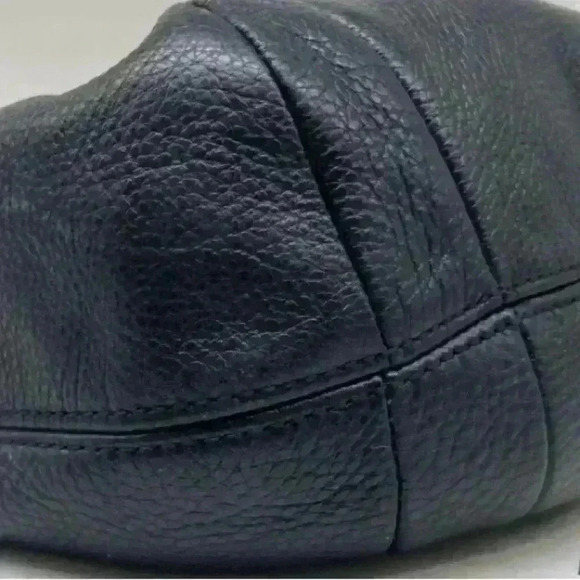 Coach “Avery“ drawstring, BLACK Bag, Quiet Lux, tumbled leather, Authenticated. - Picture 8 of 10